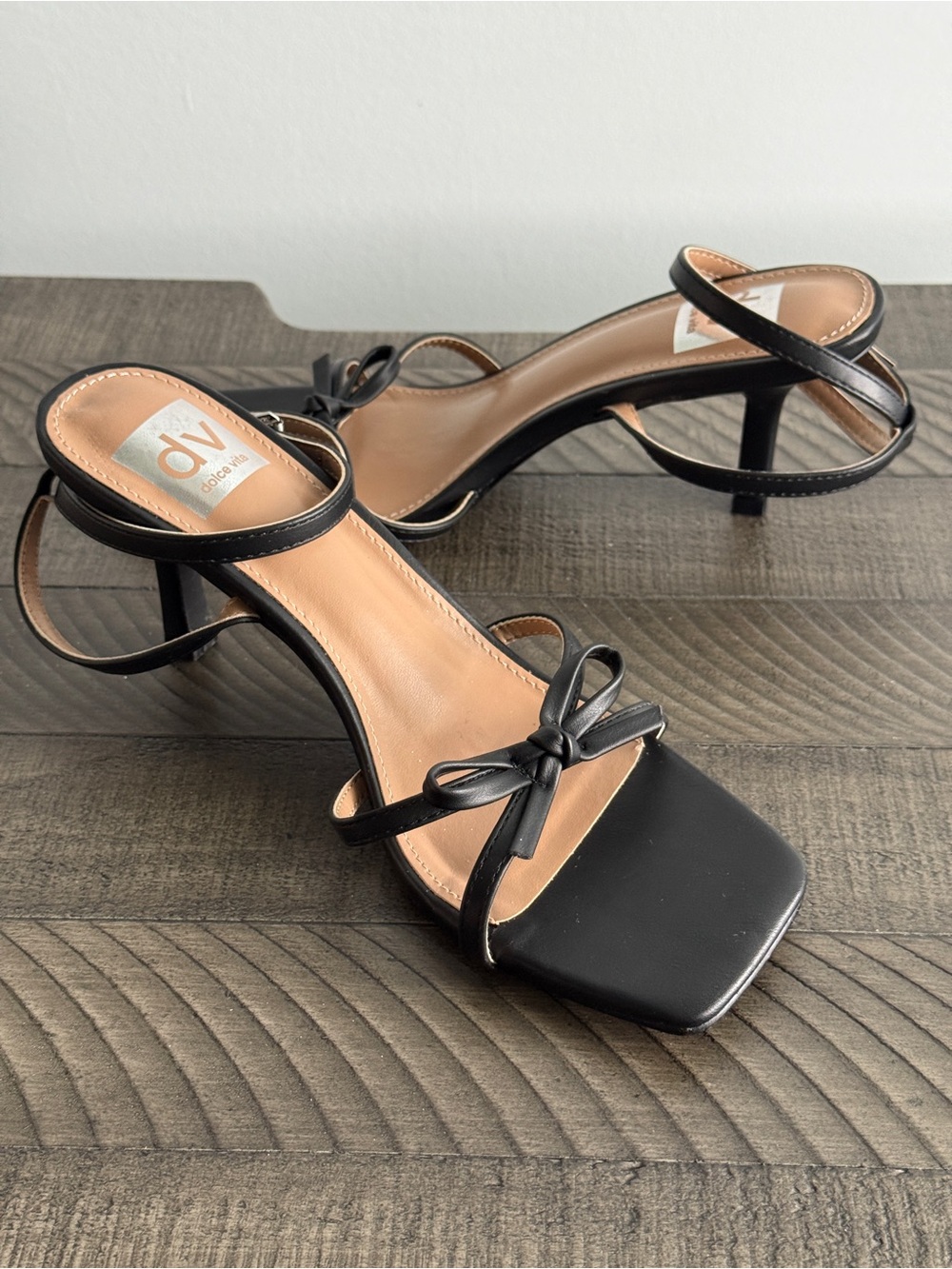 DV by Dolce Vita Black Strappy Bow Heeled Sandals Size 6.5 - Picture 2 of 10